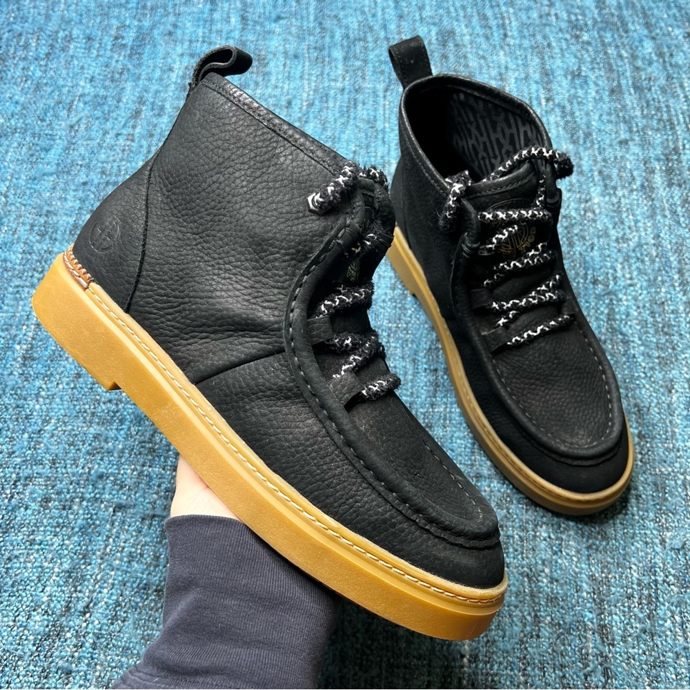 Cole Haan Summit Chukka Boots in Black Nubuck Leather Women's Size 7.5 B Shoes